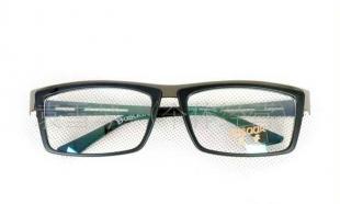 丹阳匠心，复古演绎 芭萨大气黑色全框眼镜的商务美学